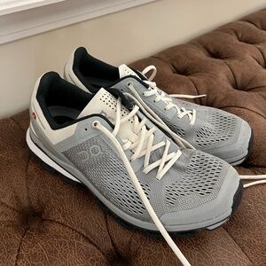 Women's On running shoes